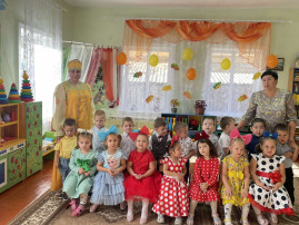 Утренник средней группы "Золотая осень" Утренник средней группы "Золотая осень".
